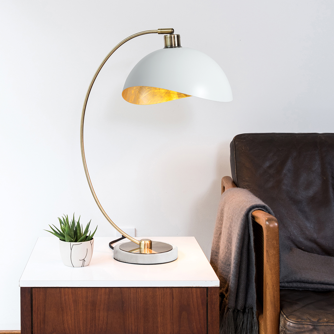 Luna Bella Table Lamp – 27″, Weathered Brass & Matte White/Gold Leaf Shade, Dimmer Switch, Marble Base - Image 2